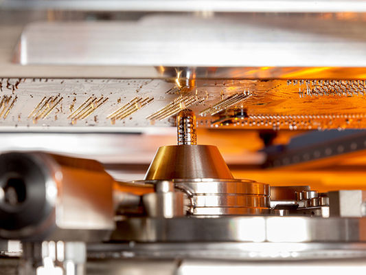 Modüler Tasarım Çevrimiçi Seçmeli Dalga Lehimleme Ekipmanı PCB Plate Sabit Montajı İçin