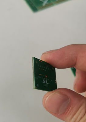 Çevrimdışı PCBA Eğri Kesme Makinesi Tek Çift Masa PCBA Yönlendirici Makinesi